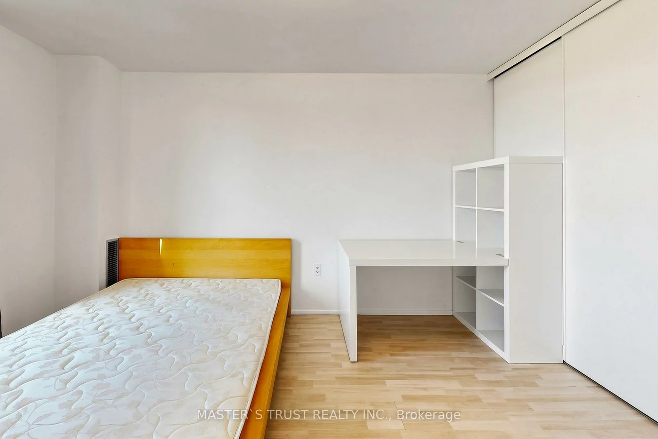 165, Cherokee, Pleasant View, Toronto