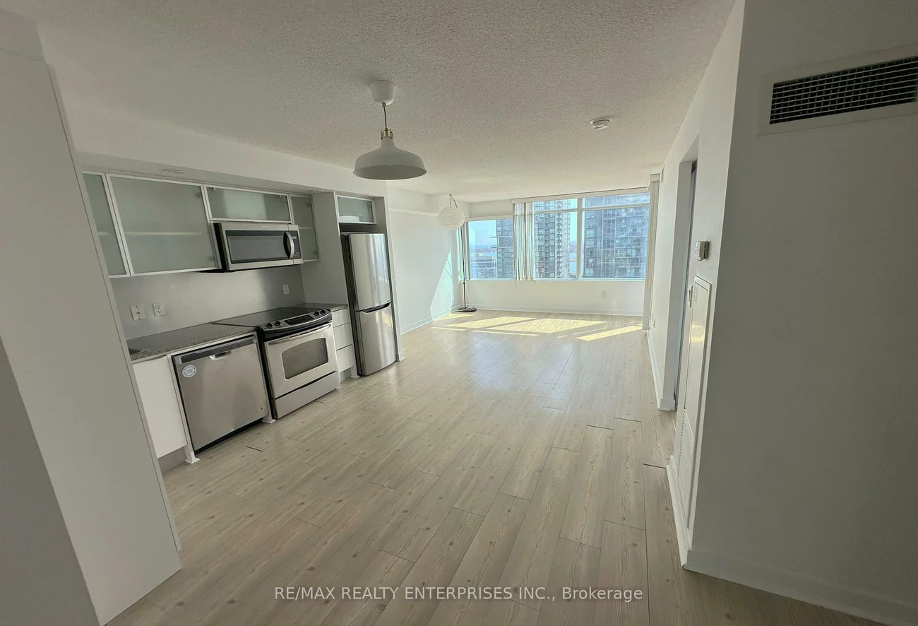 25, Telegram, Waterfront Communities C1, Toronto