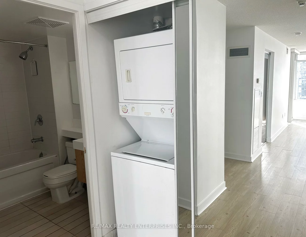 25, Telegram, Waterfront Communities C1, Toronto