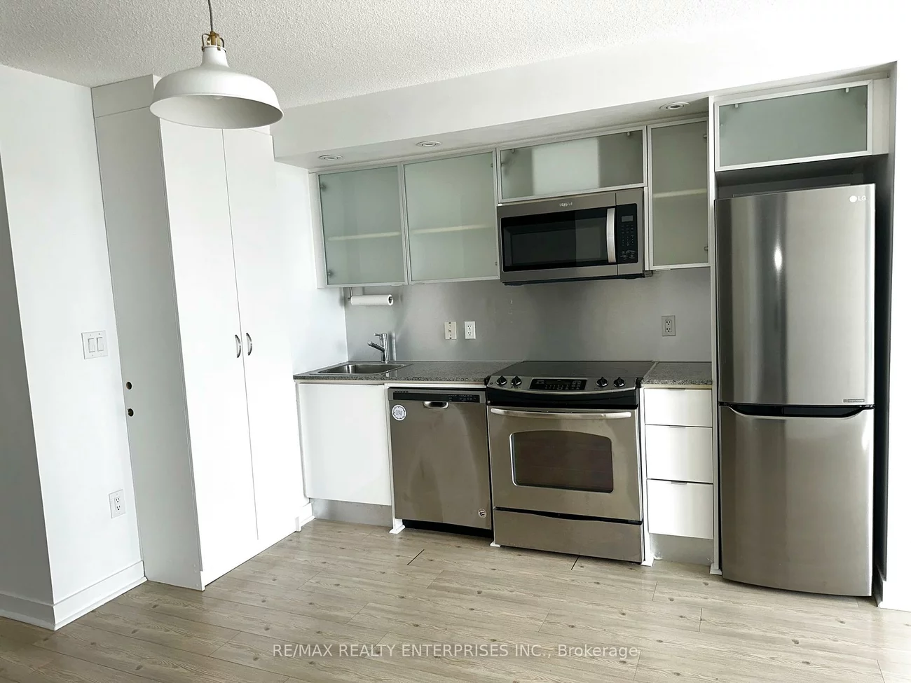 25, Telegram, Waterfront Communities C1, Toronto