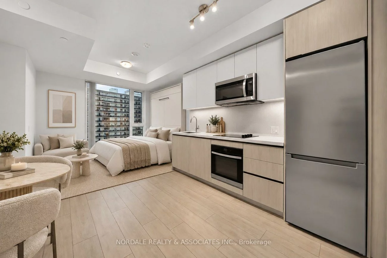 5858, Yonge, Newtonbrook West, Toronto