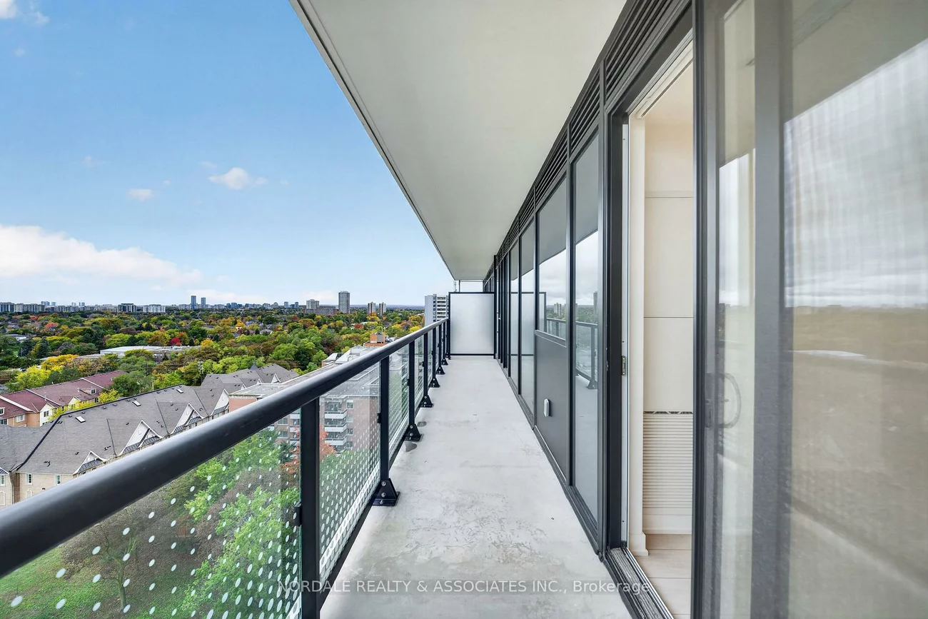 5858, Yonge, Newtonbrook West, Toronto