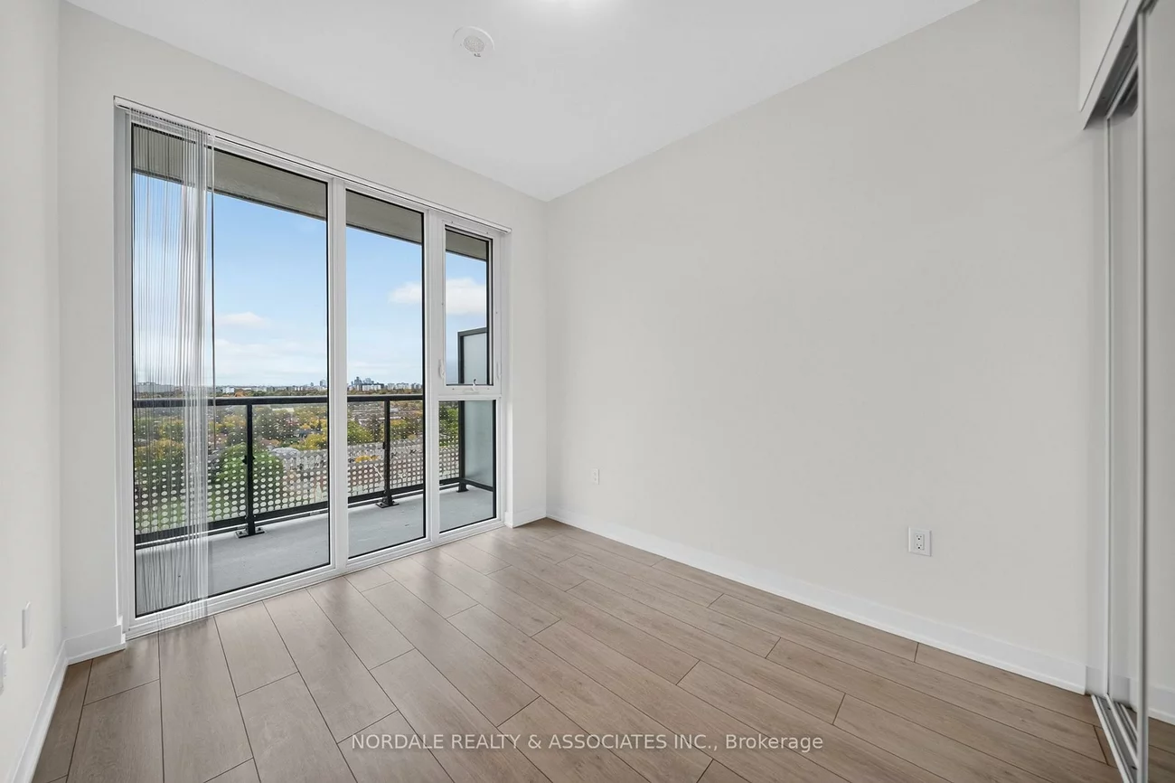 5858, Yonge, Newtonbrook West, Toronto