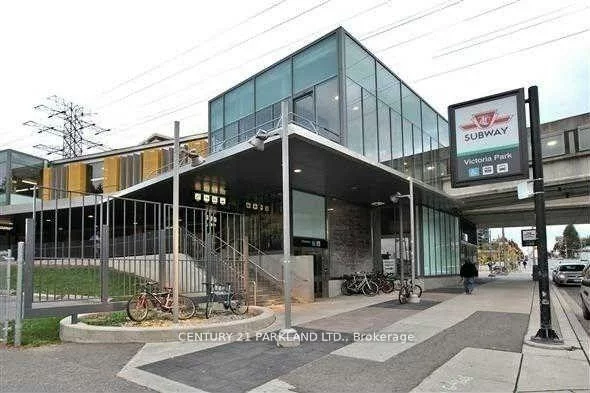 1, Massey, Crescent Town, Toronto