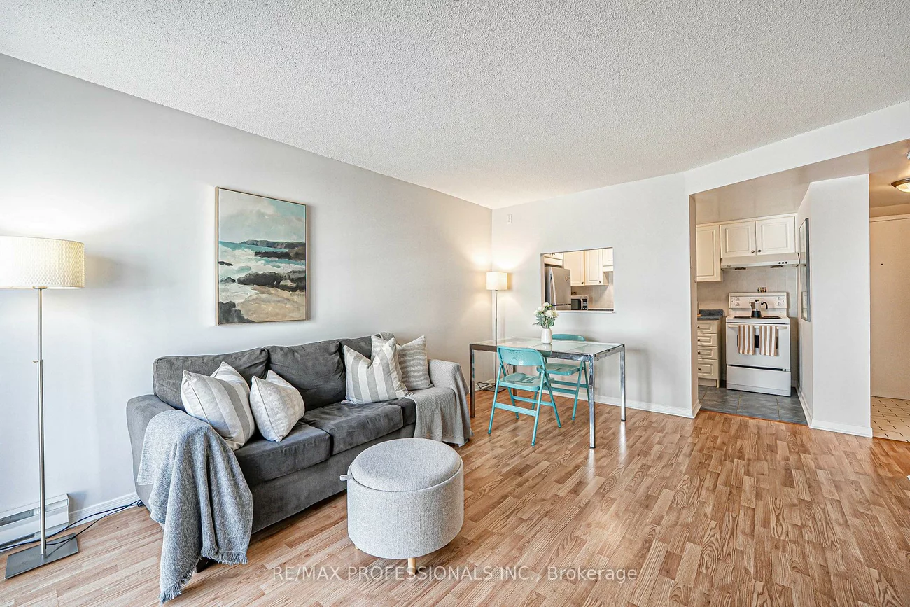 61, Main, East End-Danforth, Toronto