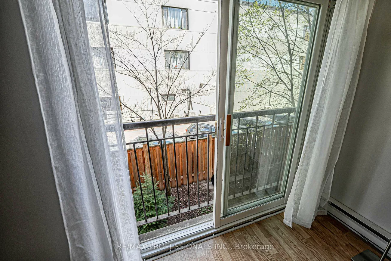 61, Main, East End-Danforth, Toronto