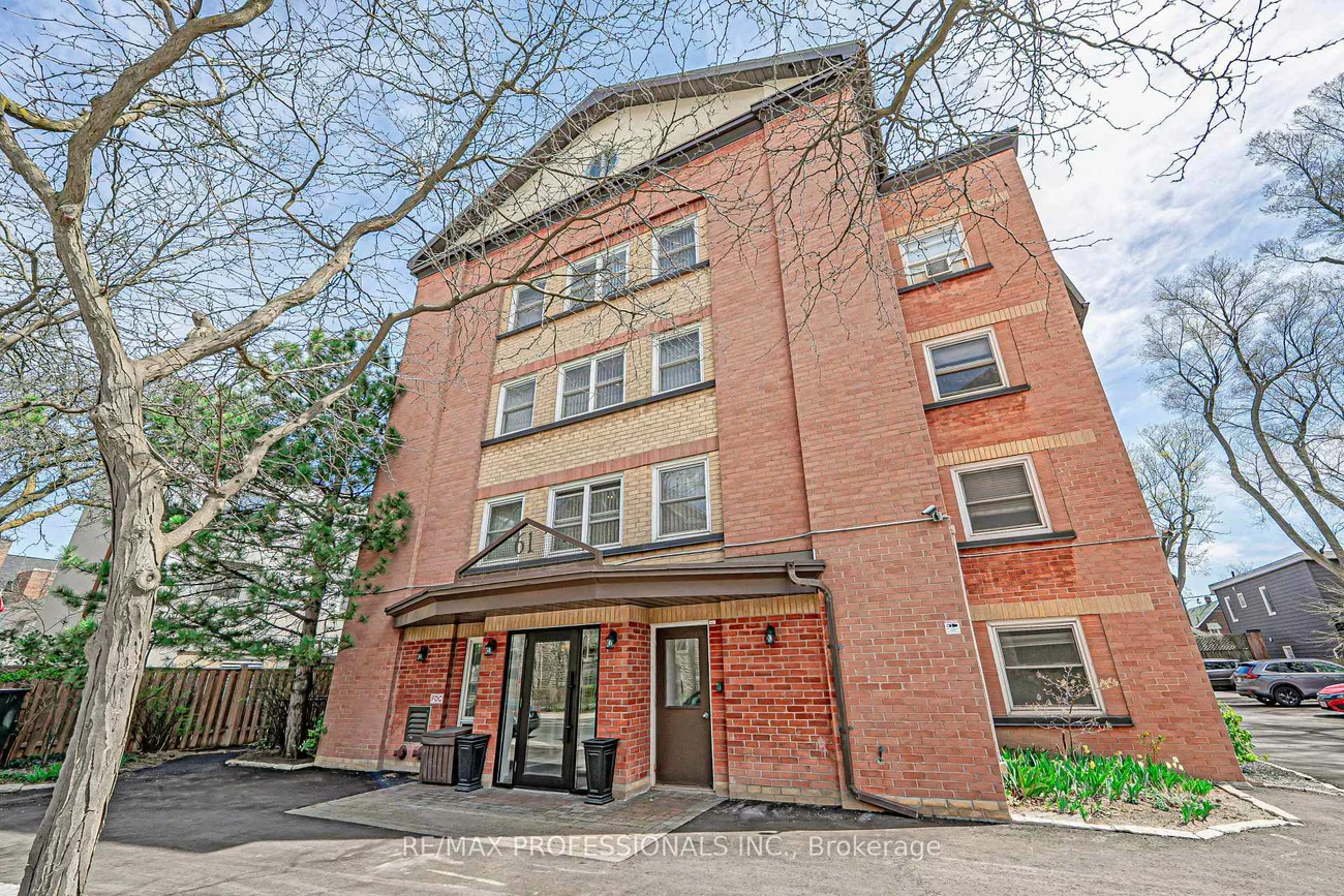 61, Main, East End-Danforth, Toronto