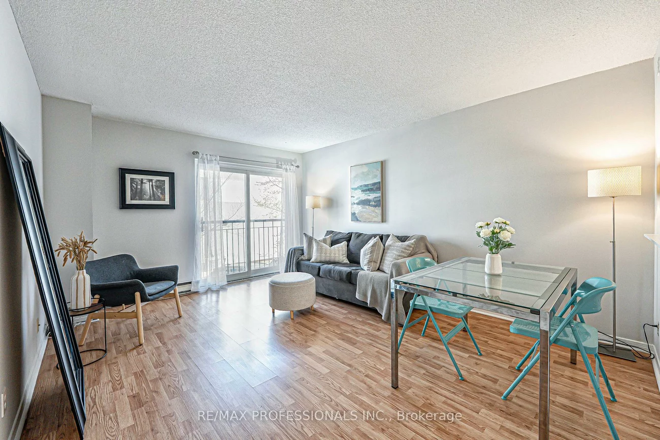 61, Main, East End-Danforth, Toronto
