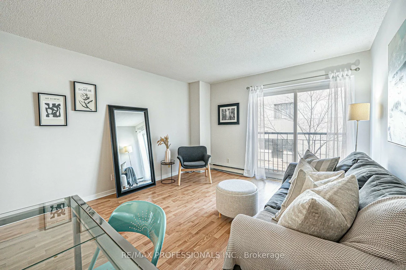 61, Main, East End-Danforth, Toronto