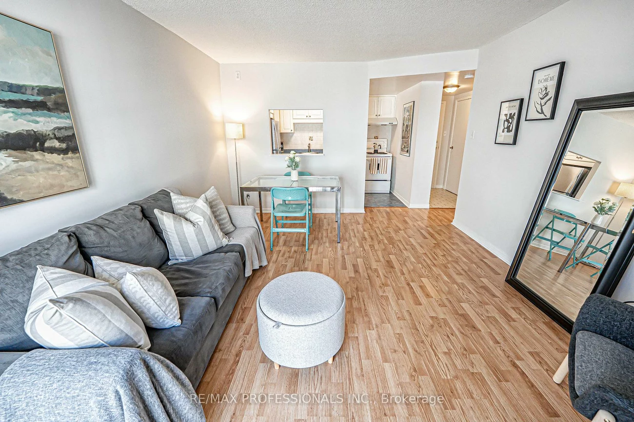 61, Main, East End-Danforth, Toronto