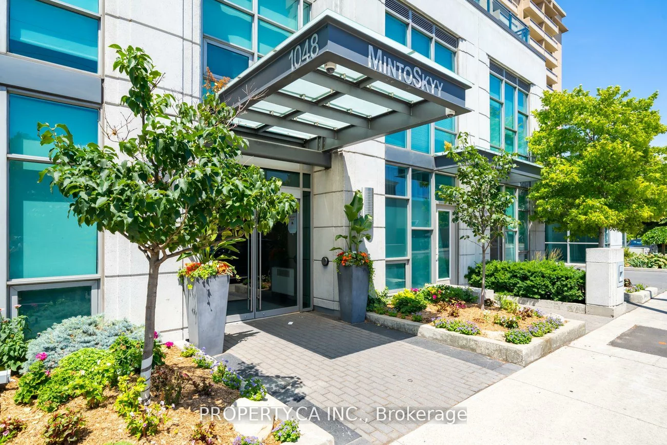 1048, Broadview, Broadview North, Toronto