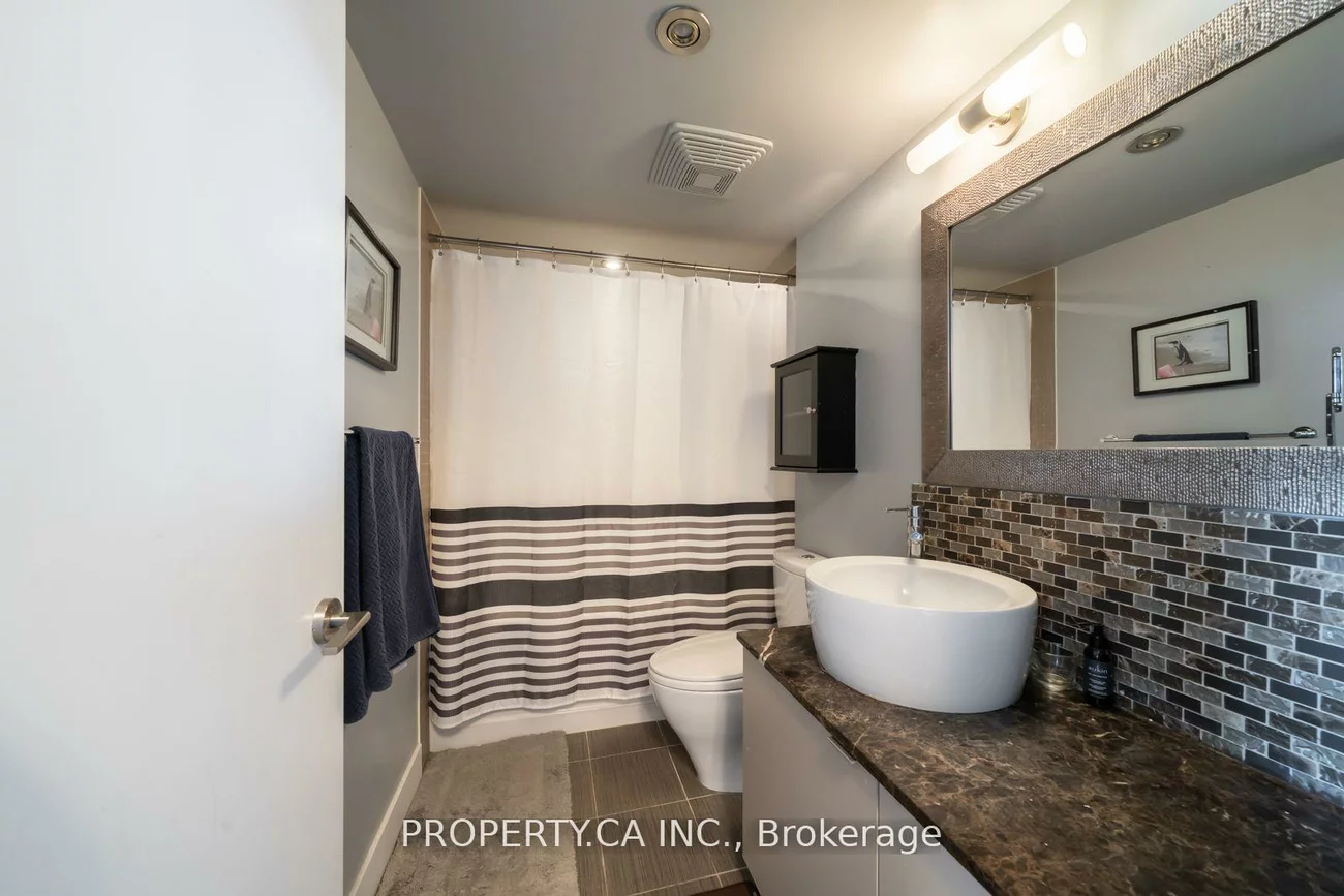 1048, Broadview, Broadview North, Toronto