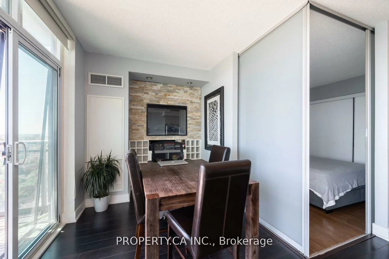 1048, Broadview, Broadview North, Toronto