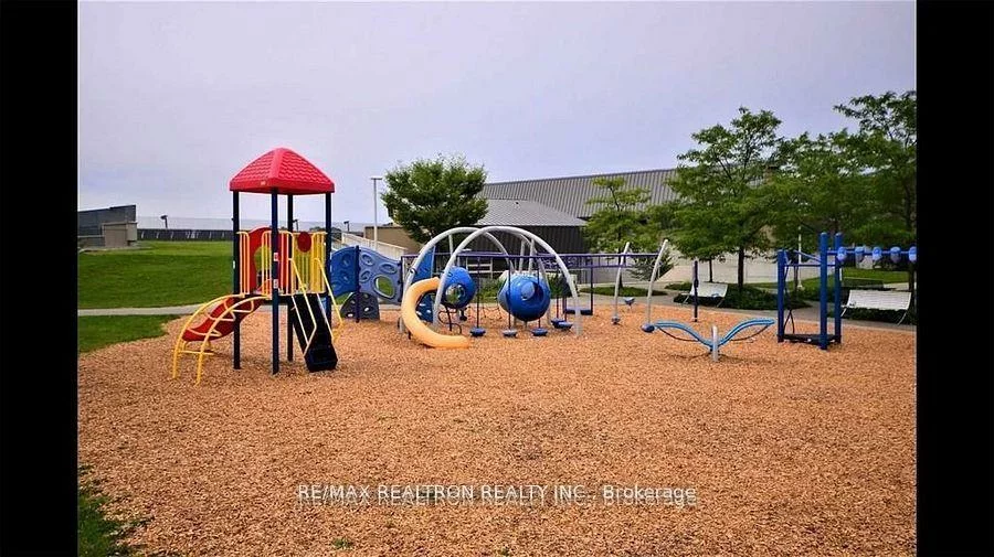 10, Mendelssohn, Clairlea-Birchmount, Toronto