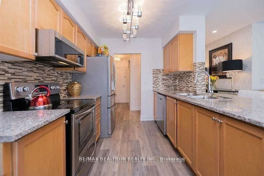 10, Mendelssohn, Clairlea-Birchmount, Toronto