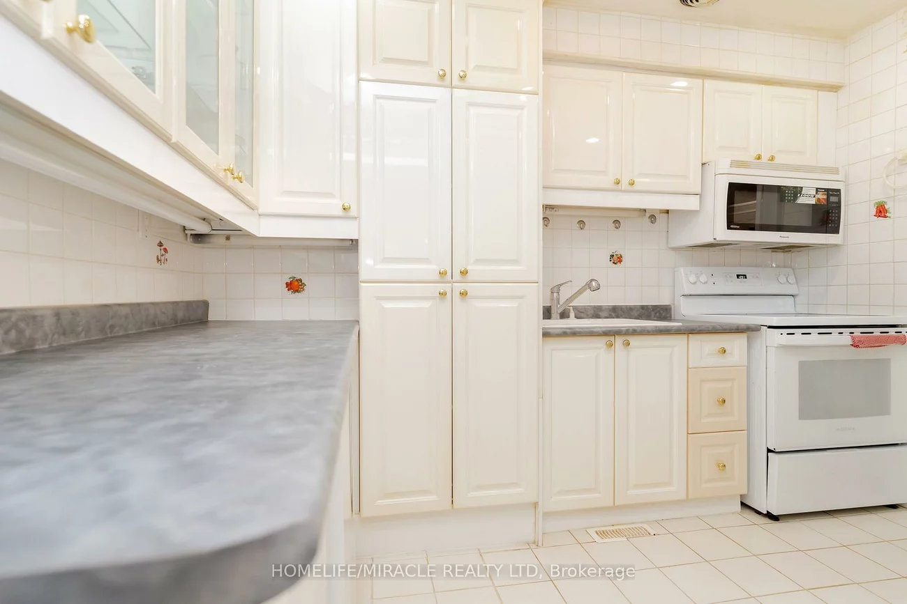 50, Blackwell, Malvern, Toronto