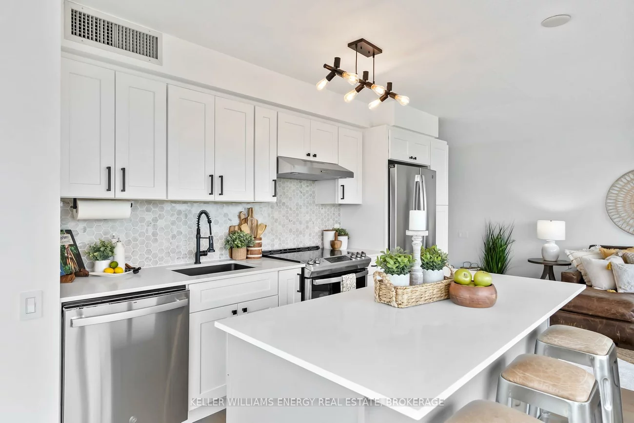 1048, Broadview, Broadview North, Toronto