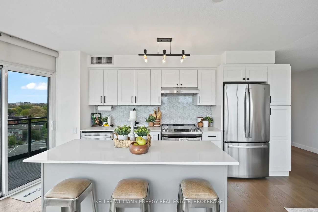 1048, Broadview, Broadview North, Toronto
