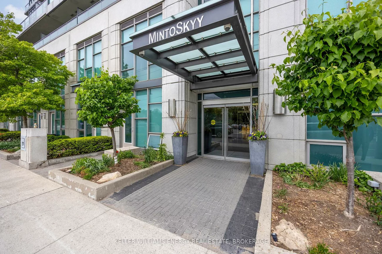 1048, Broadview, Broadview North, Toronto