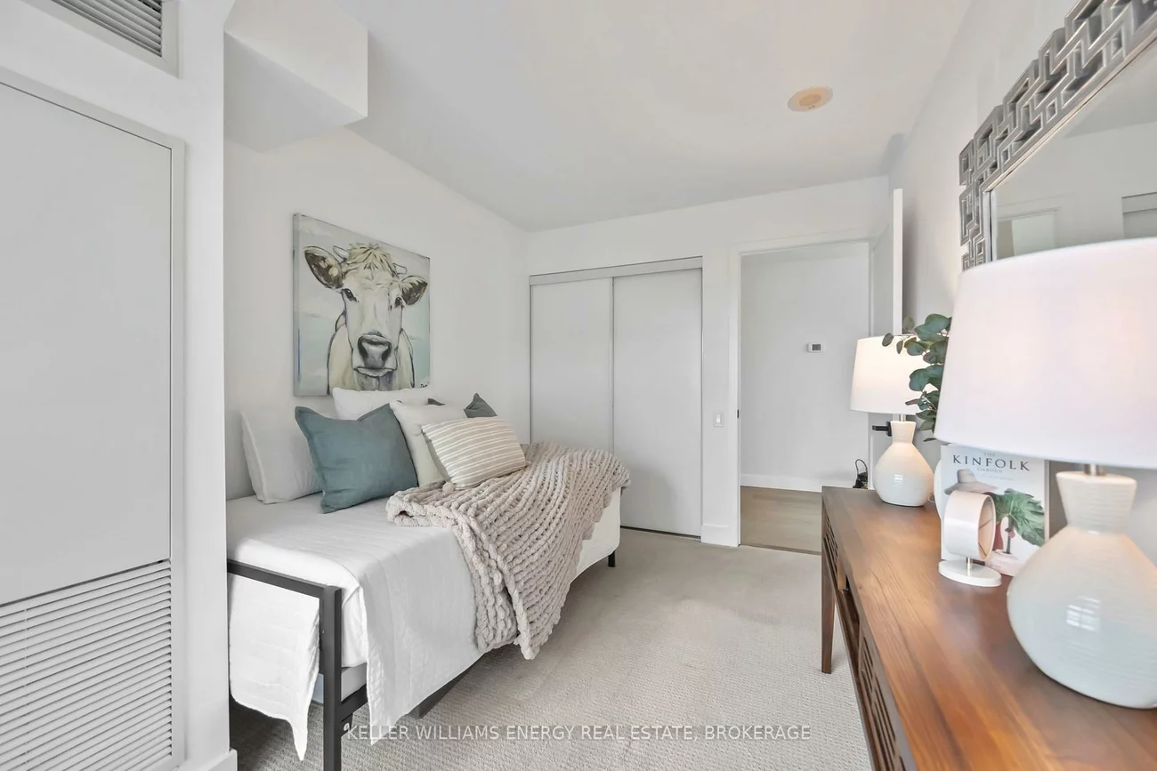 1048, Broadview, Broadview North, Toronto