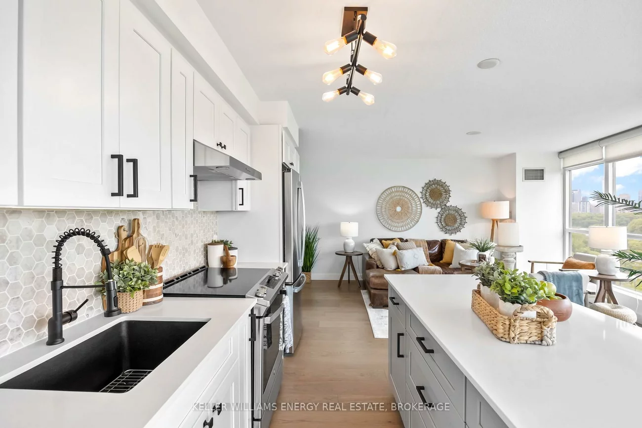 1048, Broadview, Broadview North, Toronto