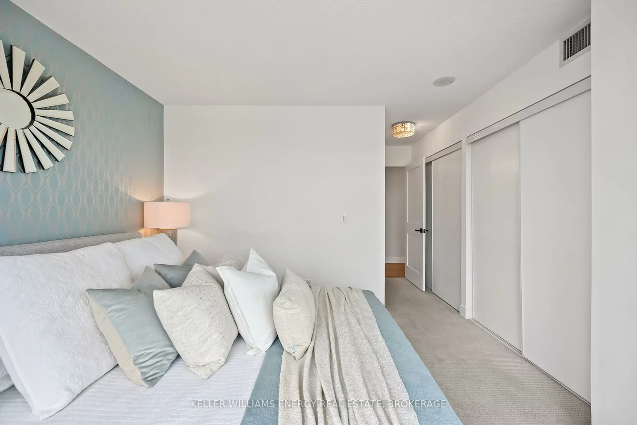 1048, Broadview, Broadview North, Toronto