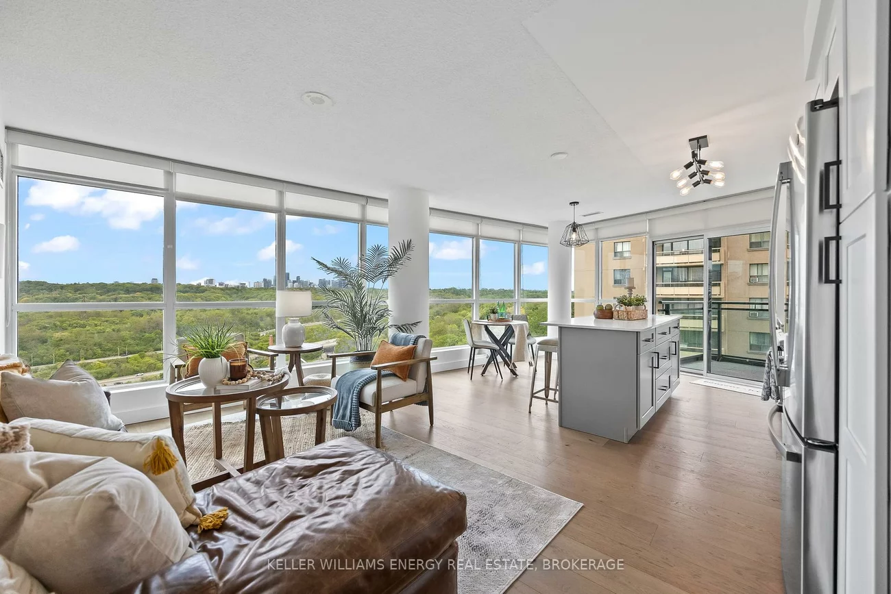1048, Broadview, Broadview North, Toronto