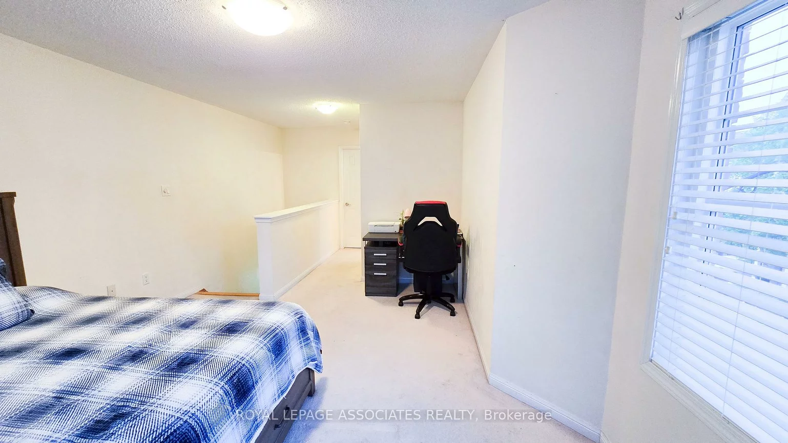 50, Mendelssohn, Clairlea-Birchmount, Toronto
