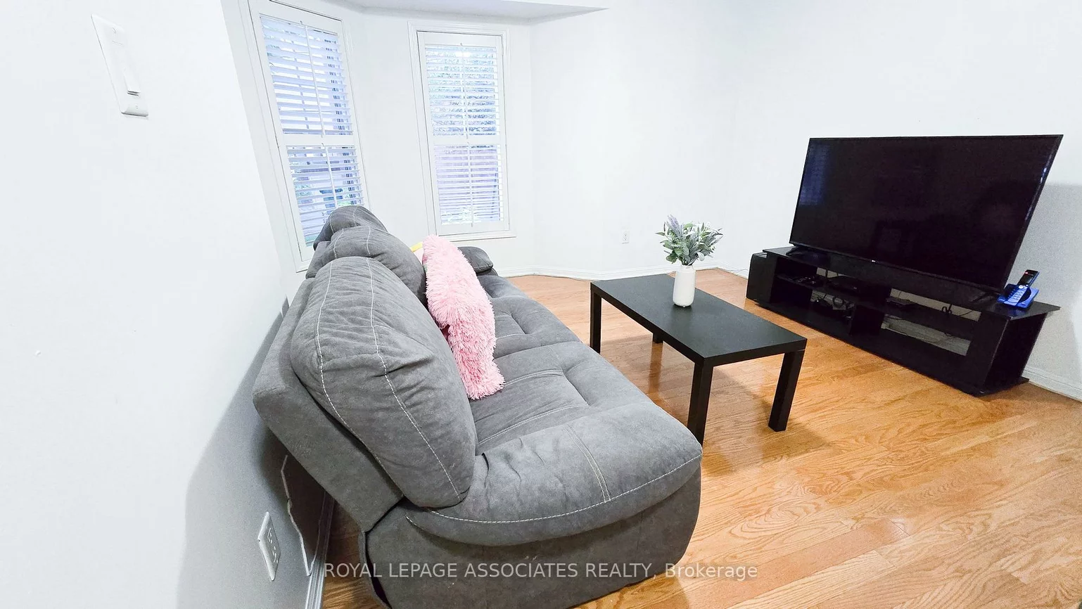 50, Mendelssohn, Clairlea-Birchmount, Toronto