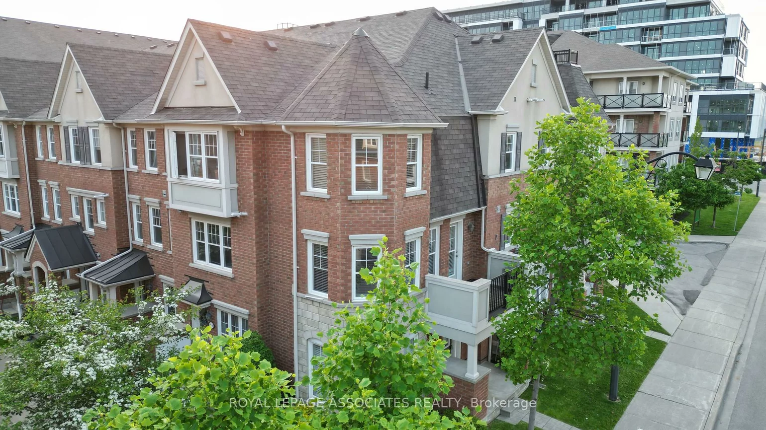50, Mendelssohn, Clairlea-Birchmount, Toronto