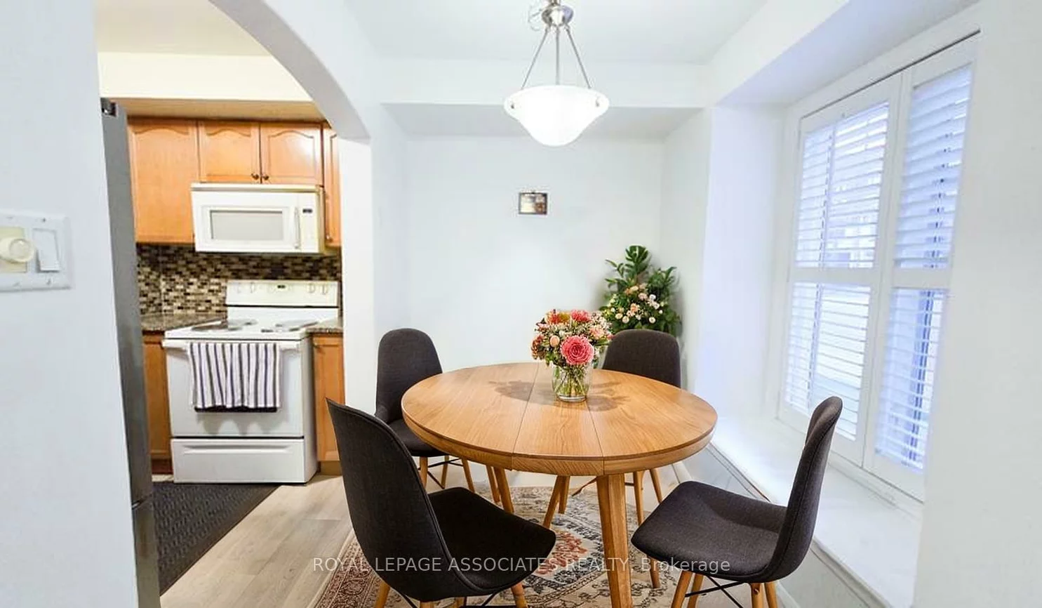 50, Mendelssohn, Clairlea-Birchmount, Toronto
