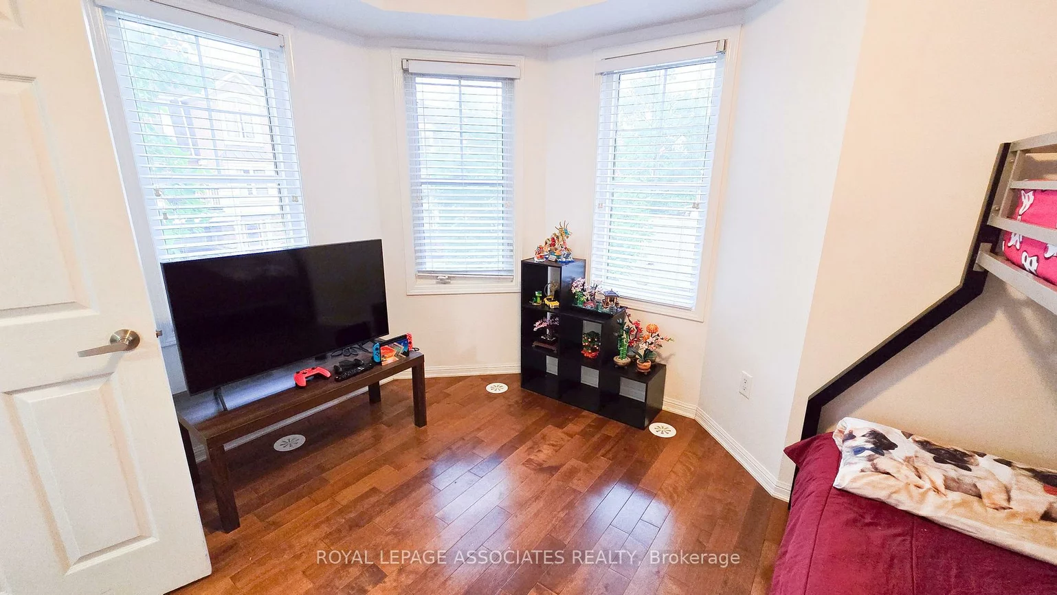 50, Mendelssohn, Clairlea-Birchmount, Toronto