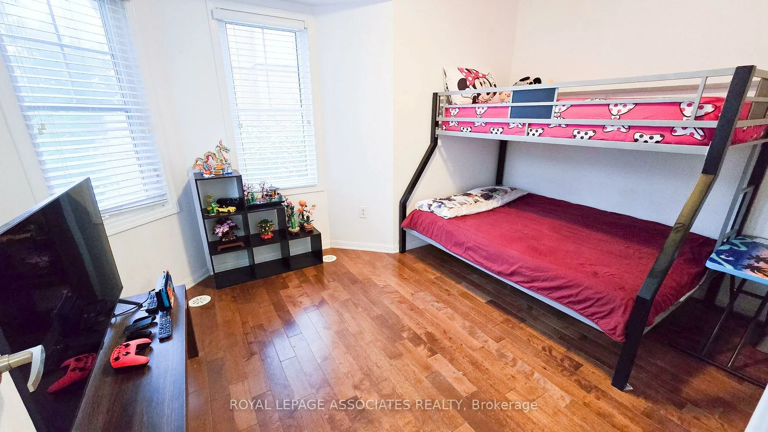 50, Mendelssohn, Clairlea-Birchmount, Toronto