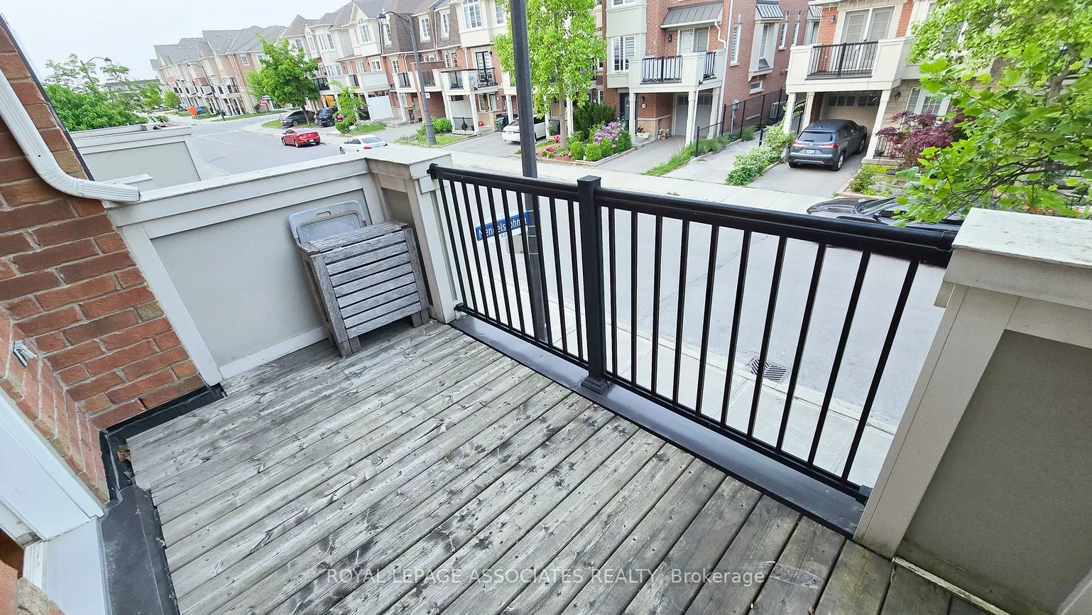 50, Mendelssohn, Clairlea-Birchmount, Toronto