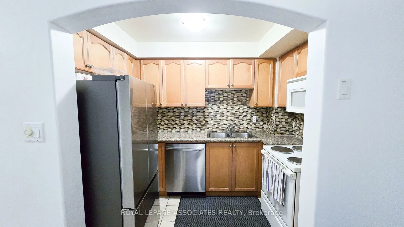 50, Mendelssohn, Clairlea-Birchmount, Toronto