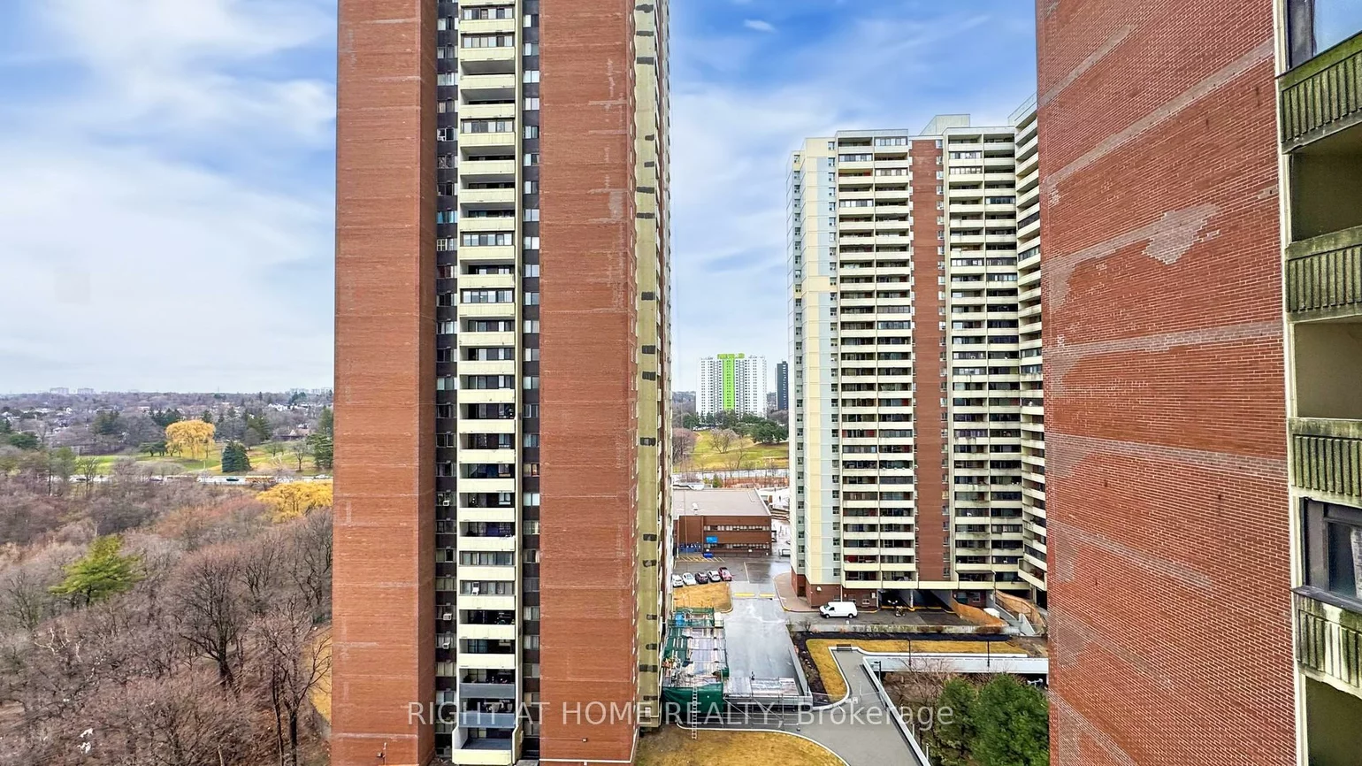 1, Massey, Crescent Town, Toronto