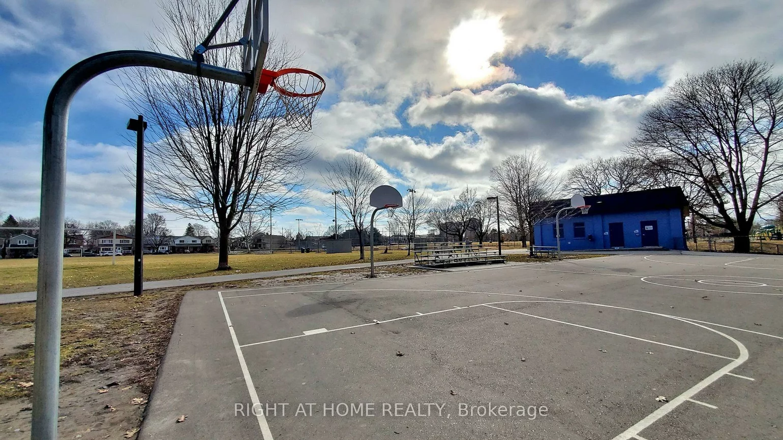 1, Massey, Crescent Town, Toronto