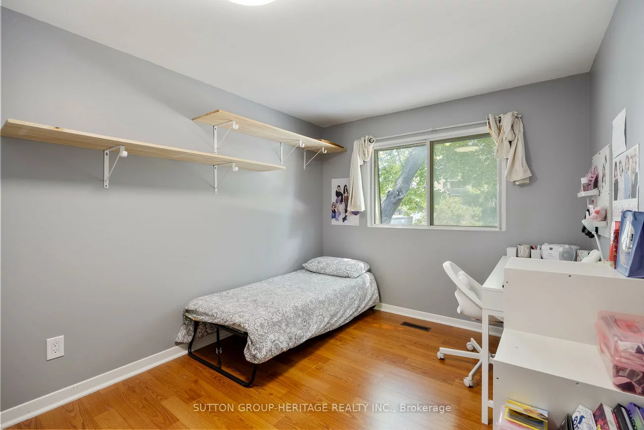40, Dundalk, Dorset Park, Toronto