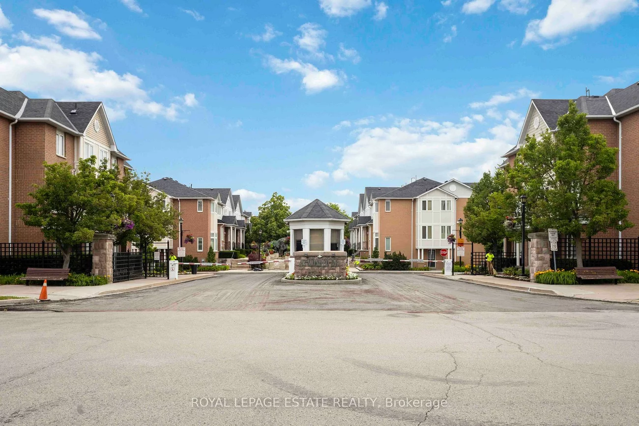 83, Mondeo, Dorset Park, Toronto