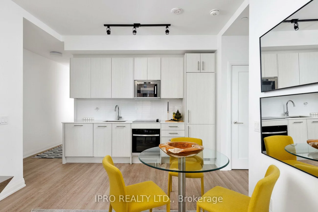 286, Main, East End-Danforth, Toronto