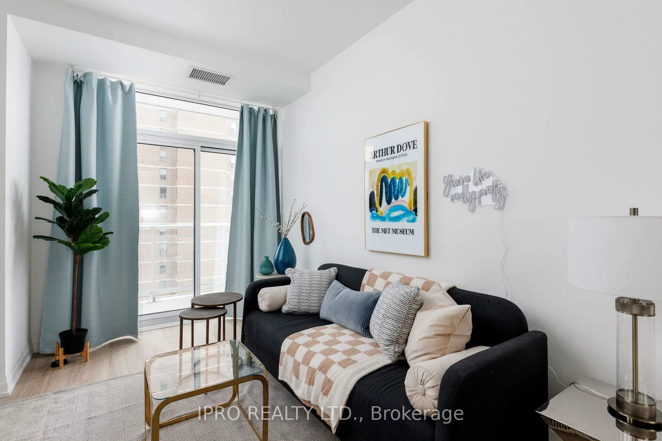 286, Main, East End-Danforth, Toronto