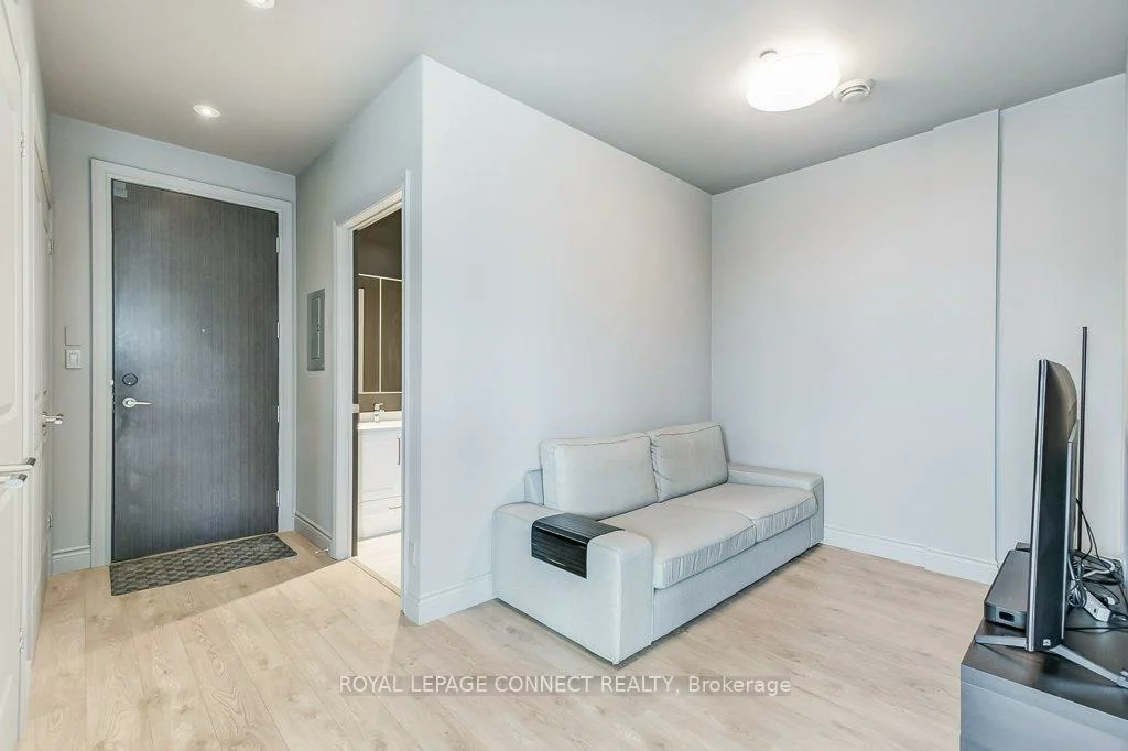 1003, Queen, South Riverdale, Toronto