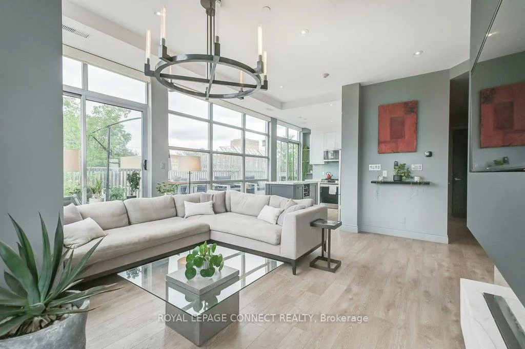 1003, Queen, South Riverdale, Toronto
