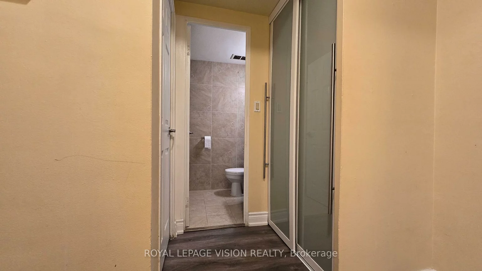 10, Crescent Town, Crescent Town, Toronto