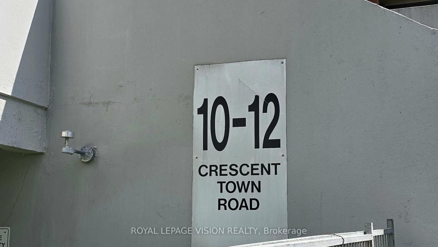 10, Crescent Town, Crescent Town, Toronto