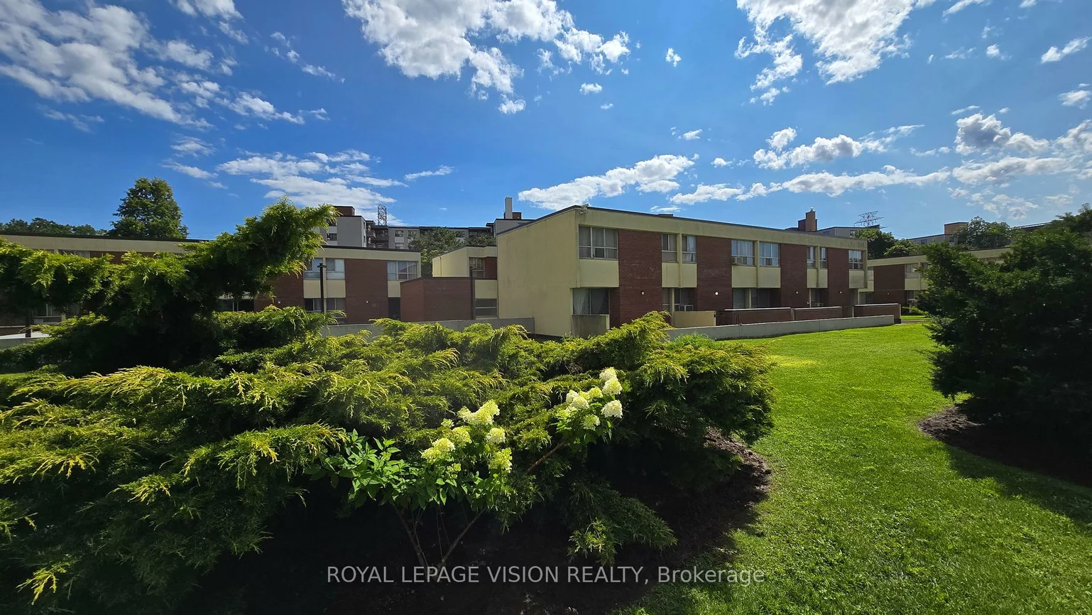 10, Crescent Town, Crescent Town, Toronto