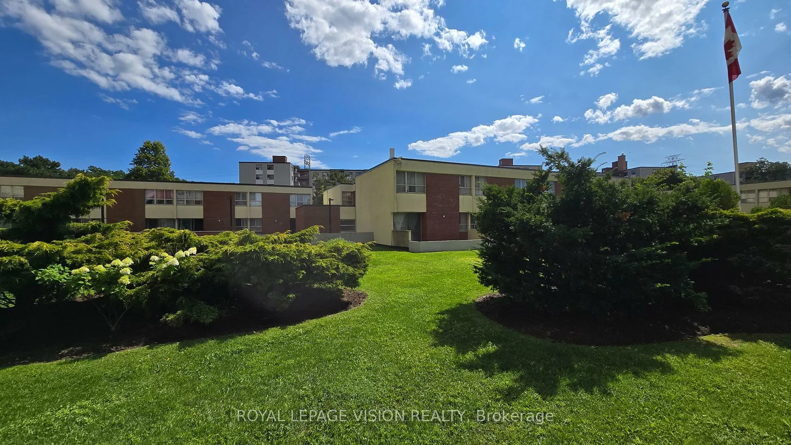 10, Crescent Town, Crescent Town, Toronto