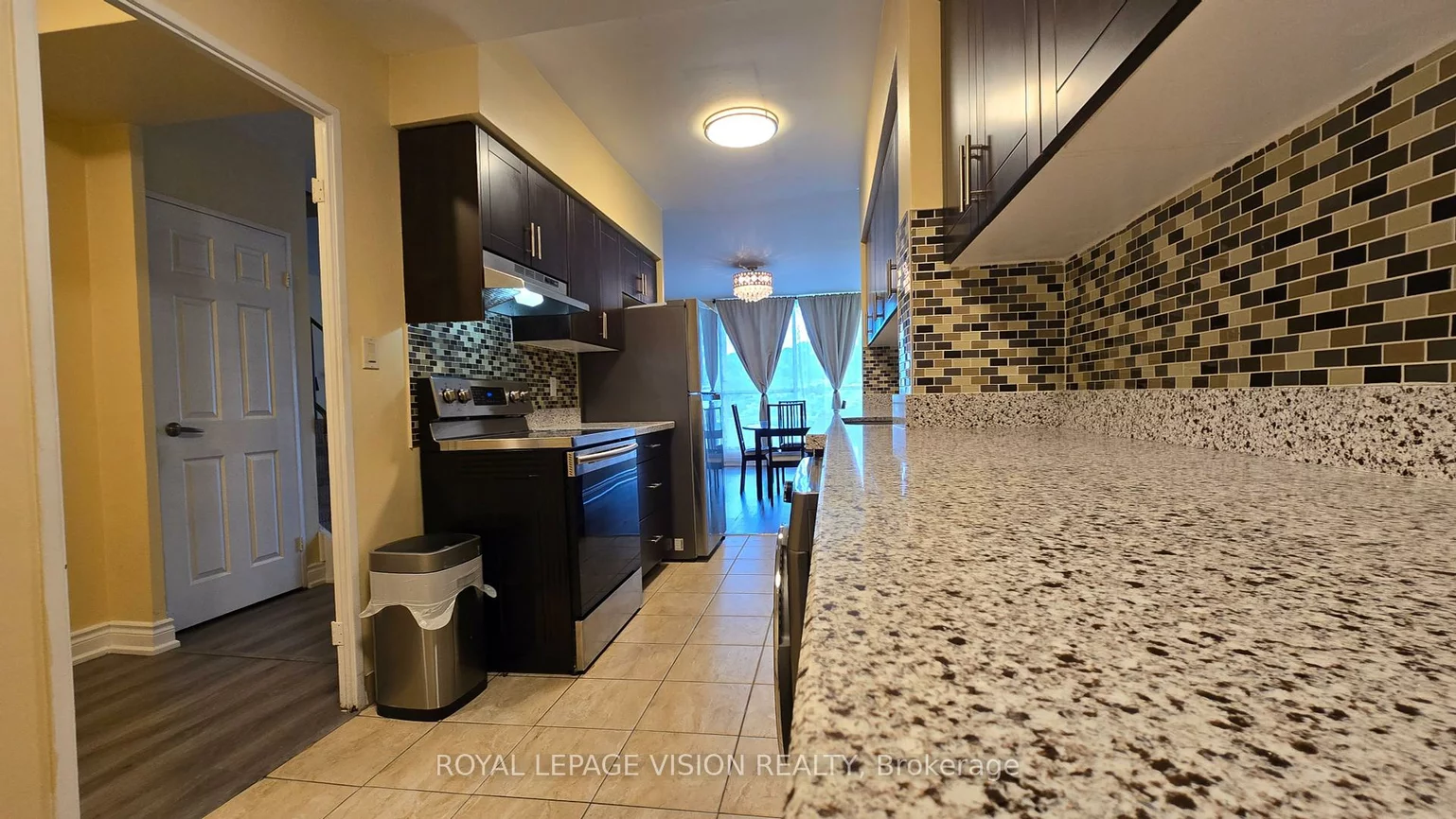 10, Crescent Town, Crescent Town, Toronto