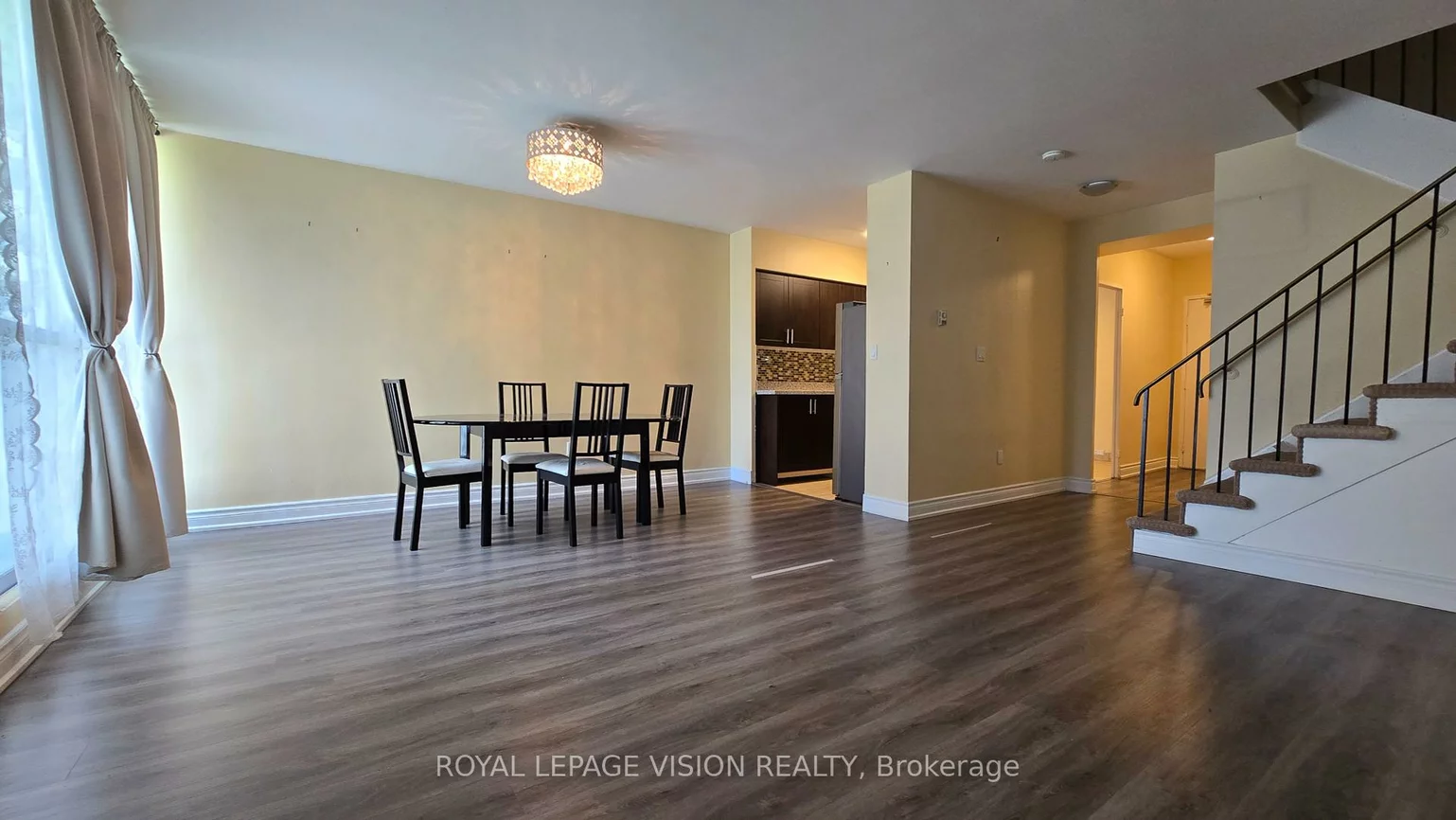 10, Crescent Town, Crescent Town, Toronto