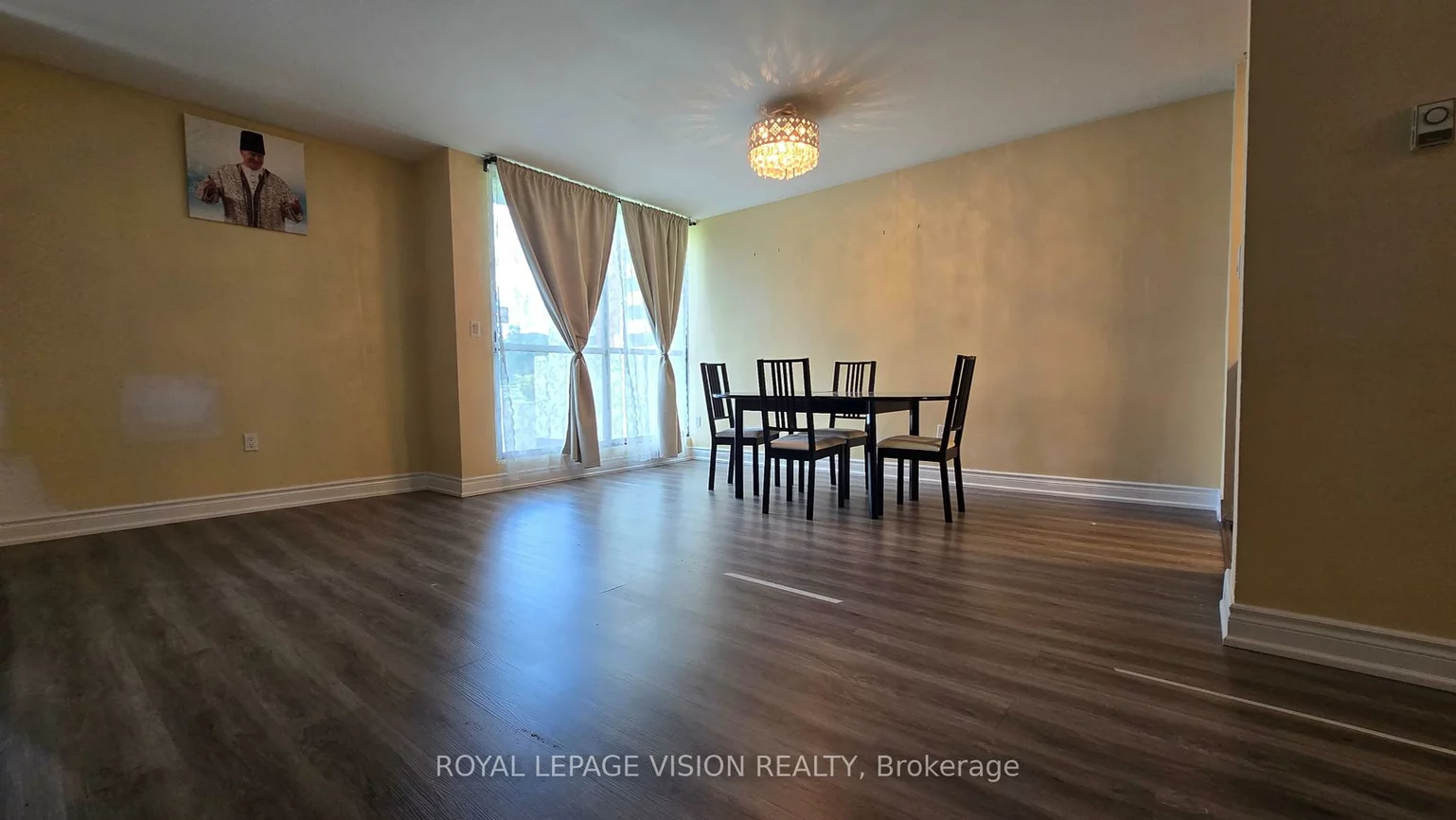 10, Crescent Town, Crescent Town, Toronto